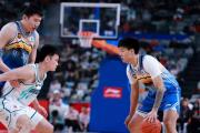关于新疆客场大胜青岛，保持领先优势的信息