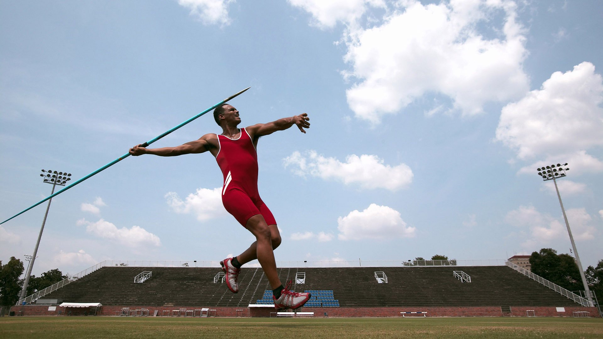 萨拉赫爆冷击败中国队，精彩发挥引爆全场！